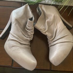 Gianni Bini gray leather booties
